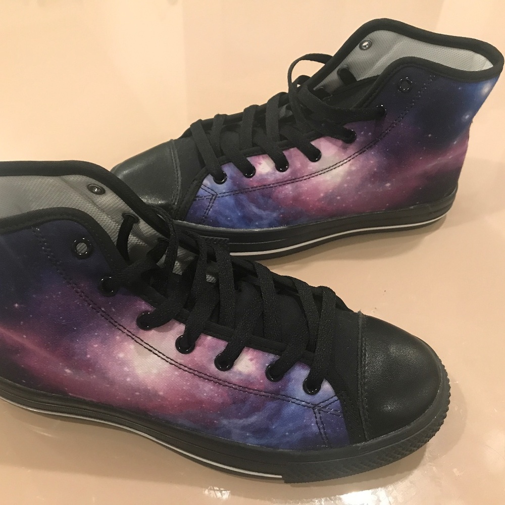 Galaxy shoes boys size 6